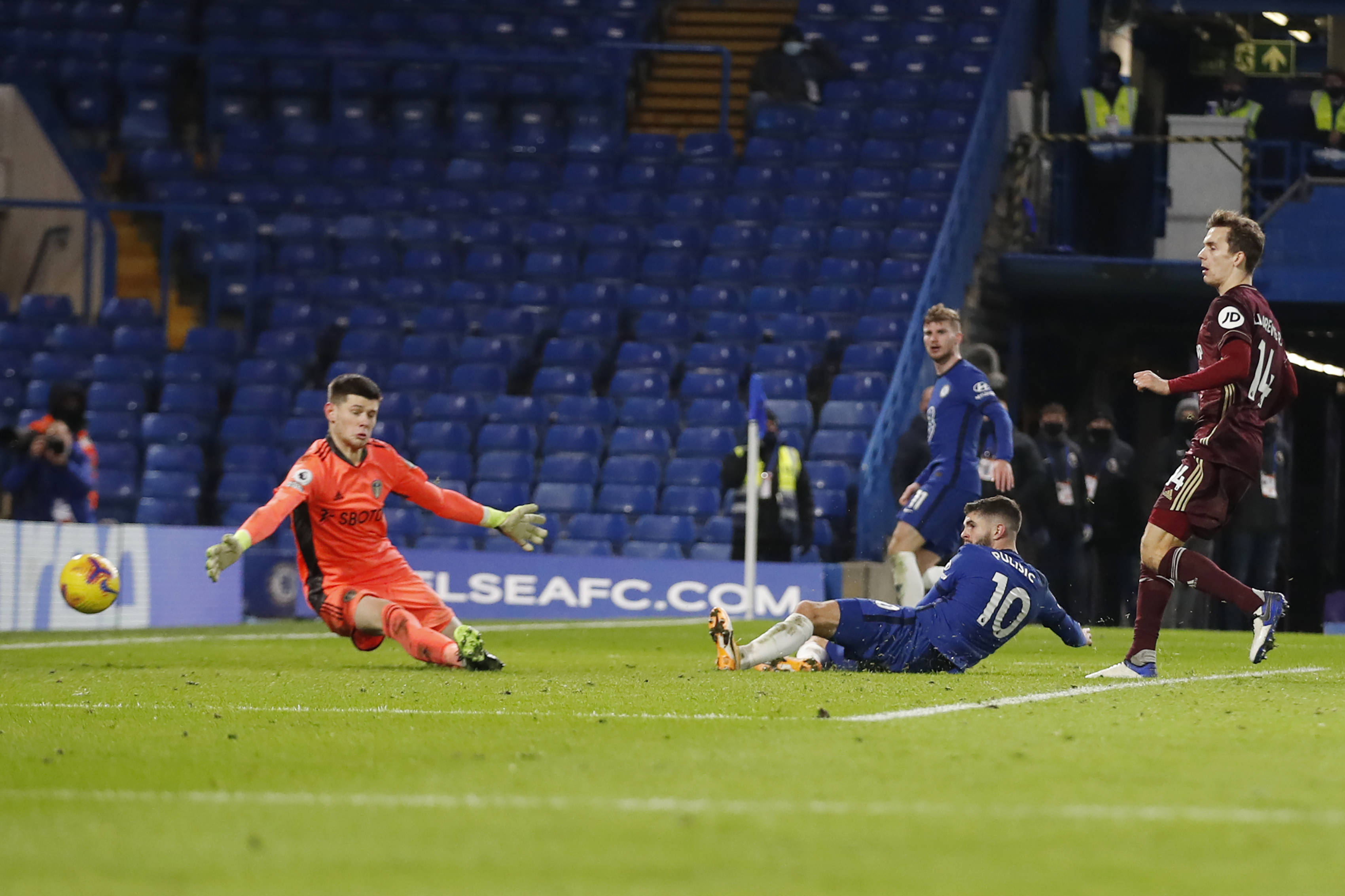 足球重建大 足球重建大